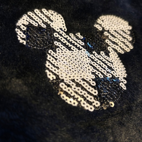 Disney children’s size large fleece pullover black - Picture 8 of 9